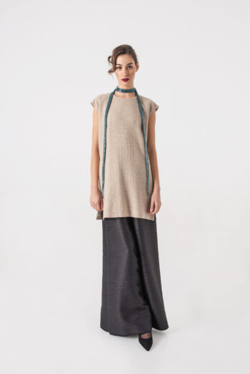 Beige wool tunic with side cuts main • Sassa Björg