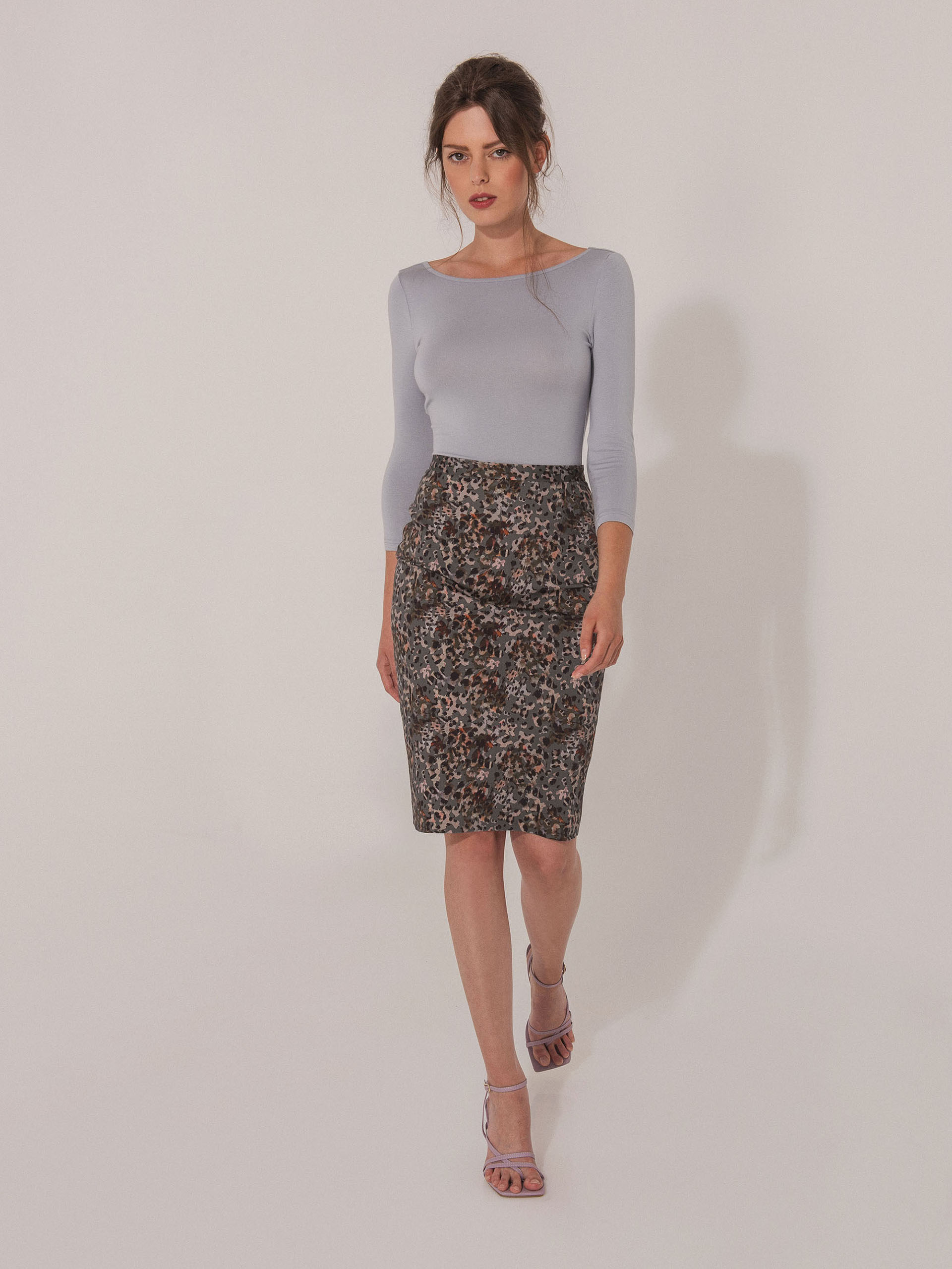 Pencil skirt camouflage leopard featured • Sassa Björg