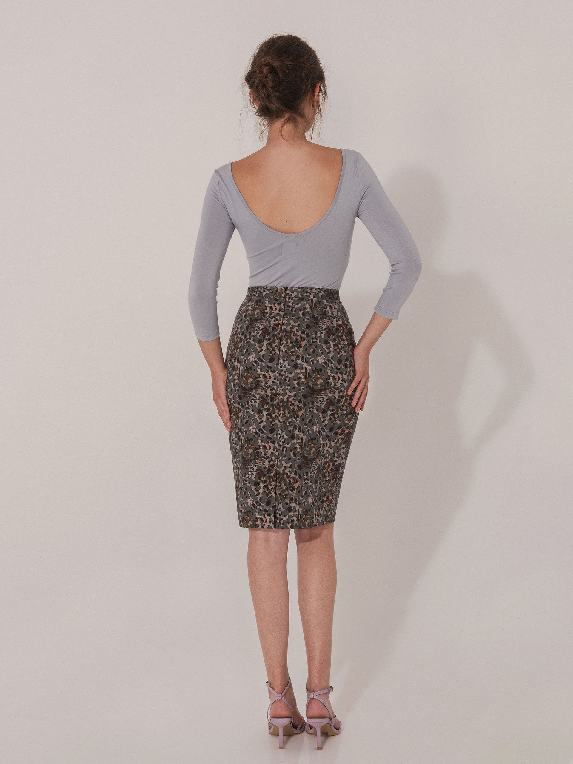 Pencil skirt camouflage leopard print back view • Sassa Björg