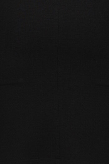black pencil skirt front a slit fabric • Sassa Björg