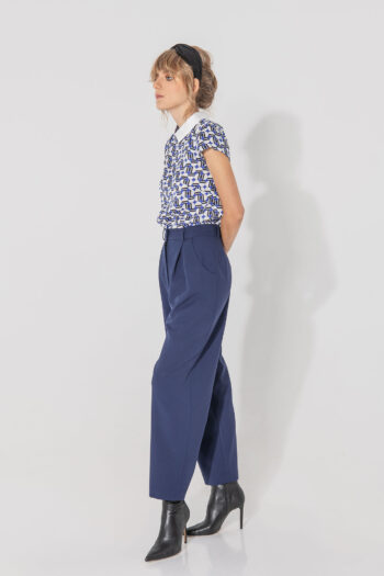 dark blue pleated pants side • Sassa Björg
