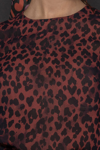 leopard print blouse in bordo fabric &bull; Sassa Björg