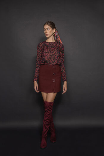 leopard print blouse in bordo full &bull; Sassa Björg