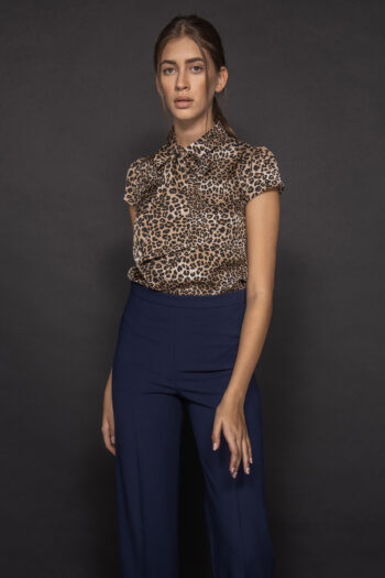 blue straight leg pants crop &bull; Sassa Björg