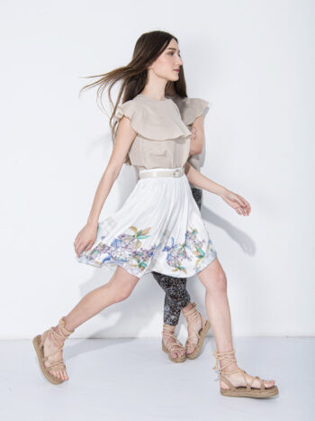 white skirt w flower border twins side • Sassa Björg