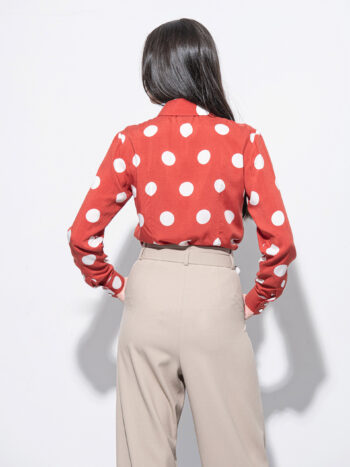 Beige pleated pants with belt back &bull; Sassa Björg