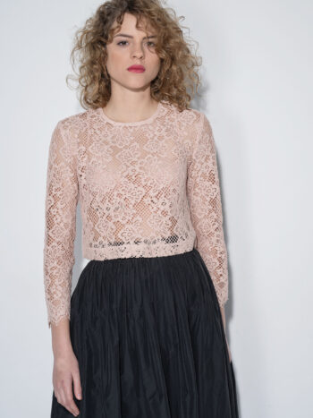 pink lace blouse featured • Sassa Björg