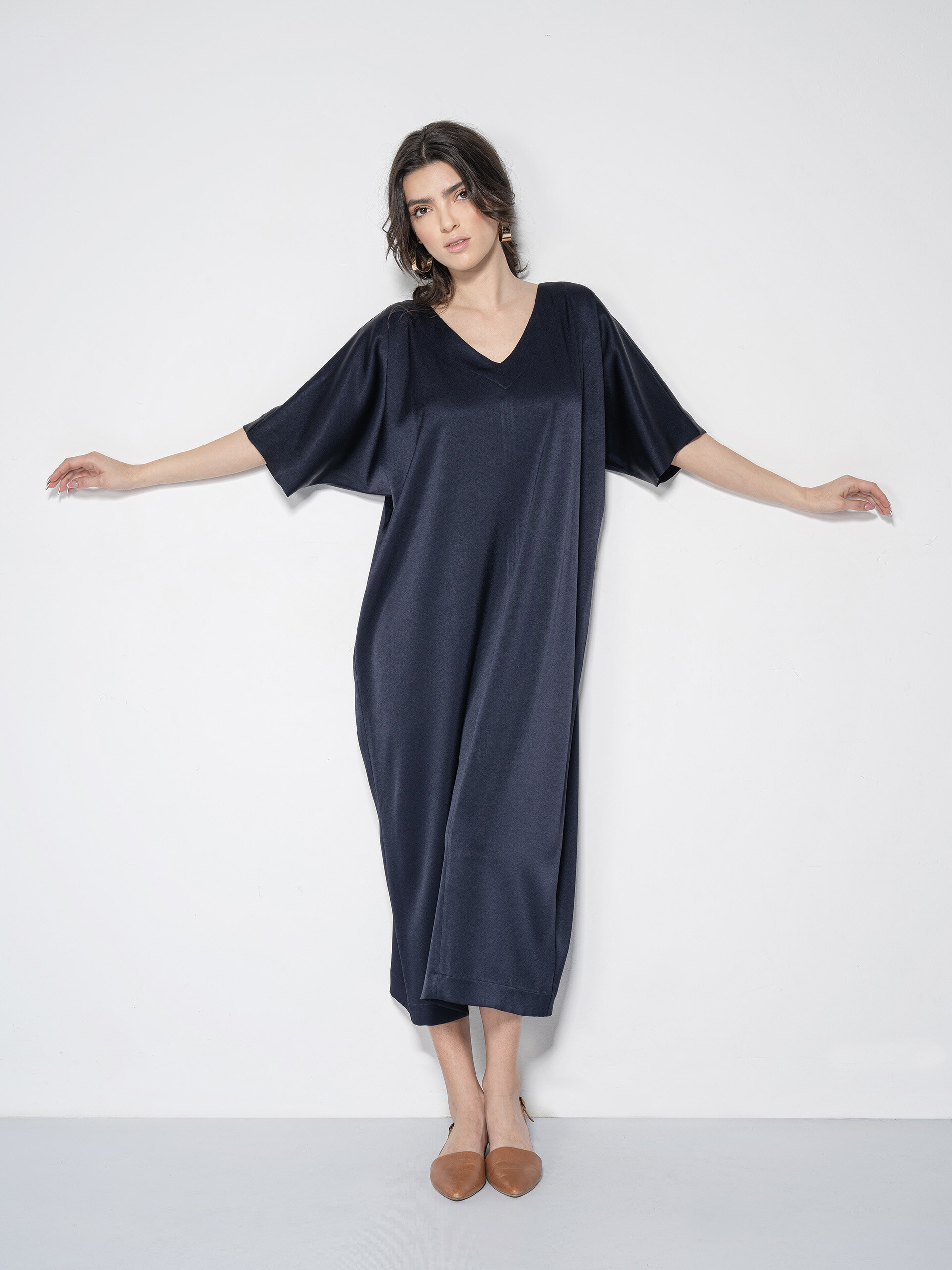 blue kaftan style dress w belt loose front • Sassa Björg