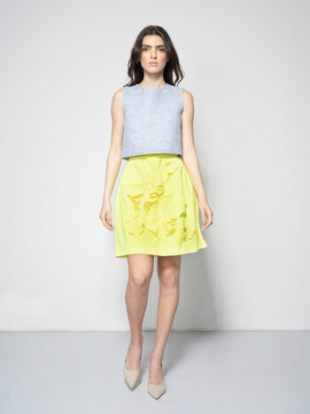 light blue linen crop top walking &bull; Sassa Björg