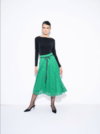 lush green lace skirt &bull; Sassa Björg
