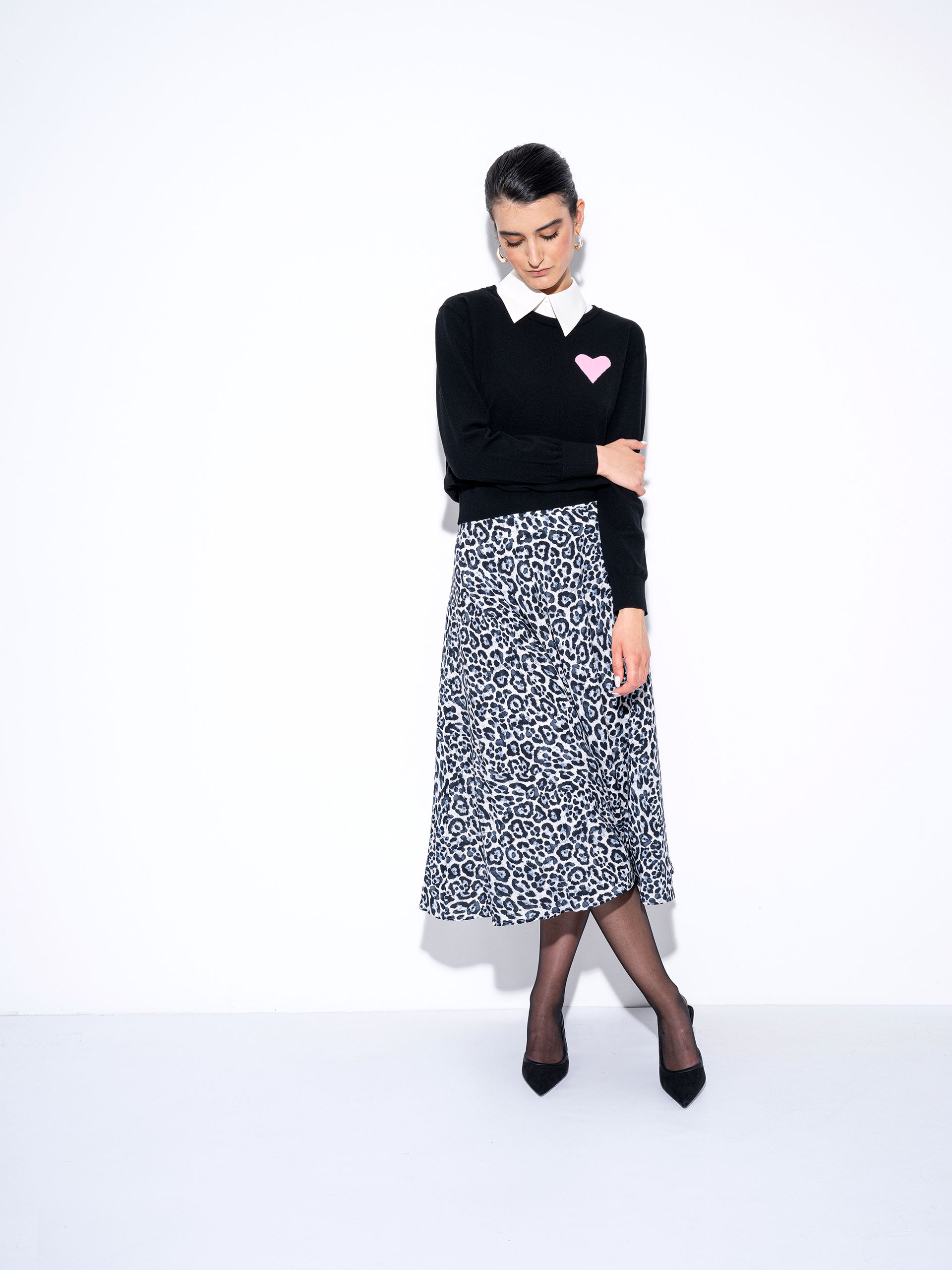midi skirt snow leopard print legs crossed • Sassa Björg