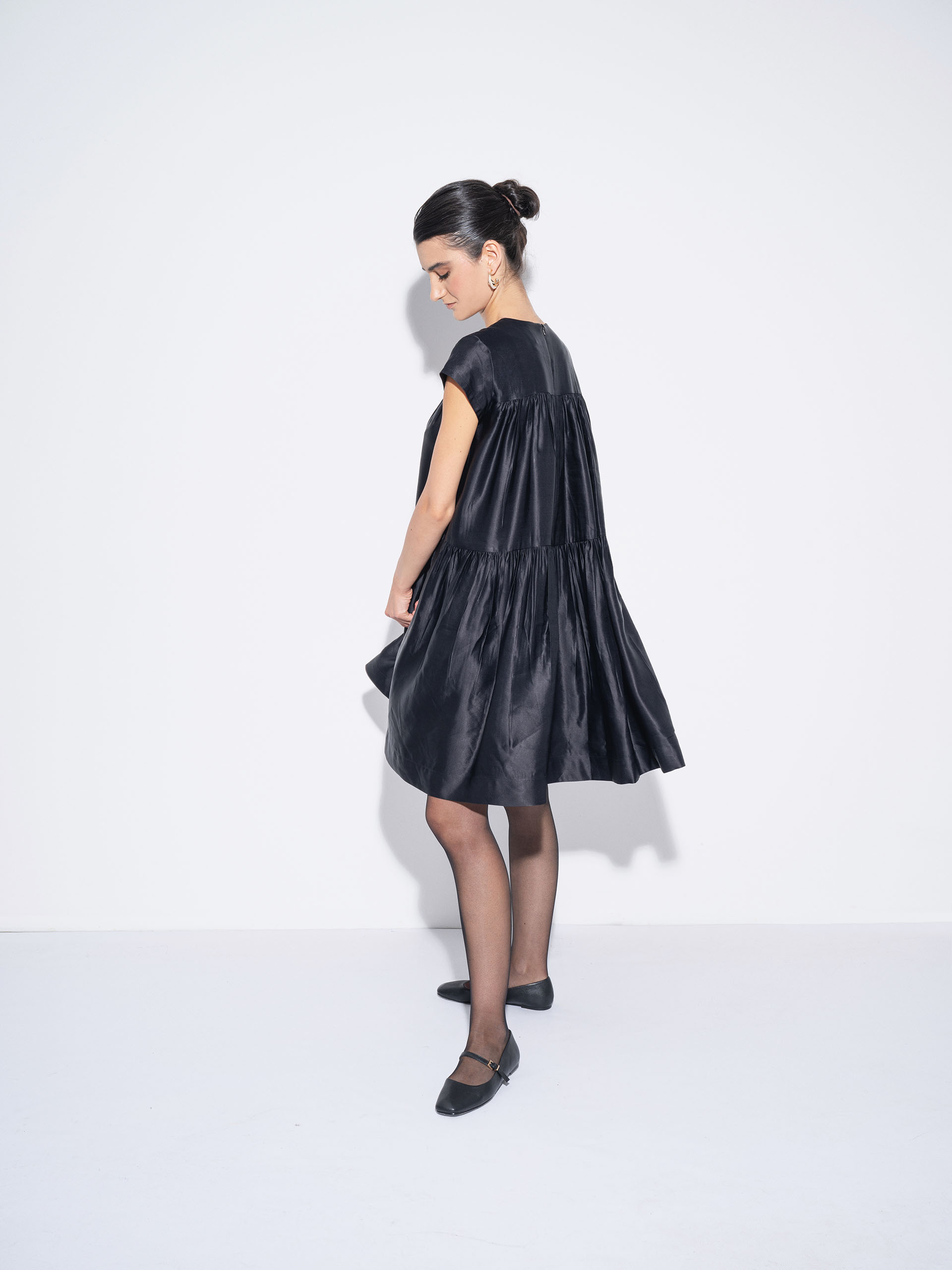 tiered dress black and blue sheen in motion • Sassa Björg