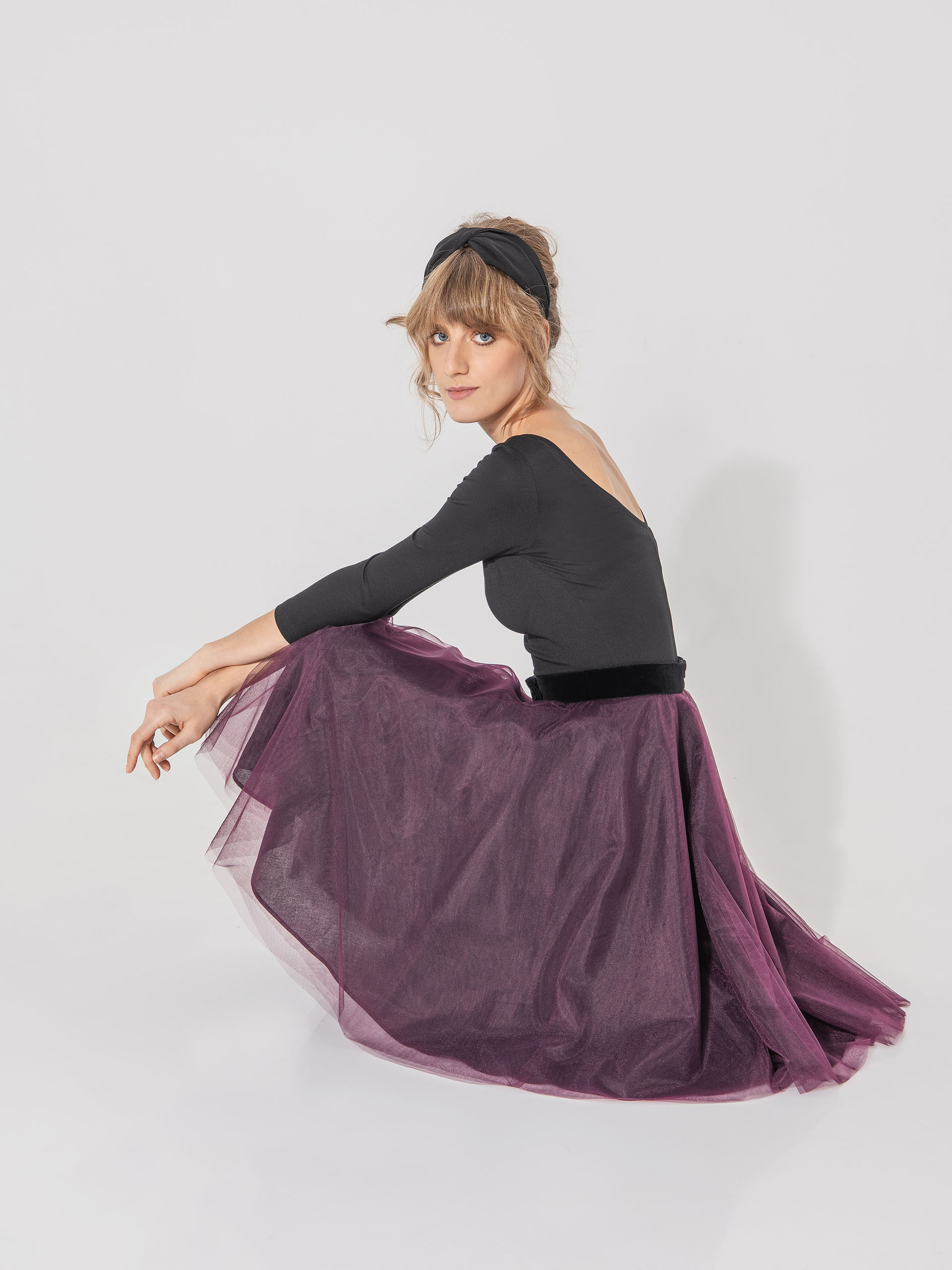 tulle skirt with a bow on the belt in merlot crouch • Sassa Björg