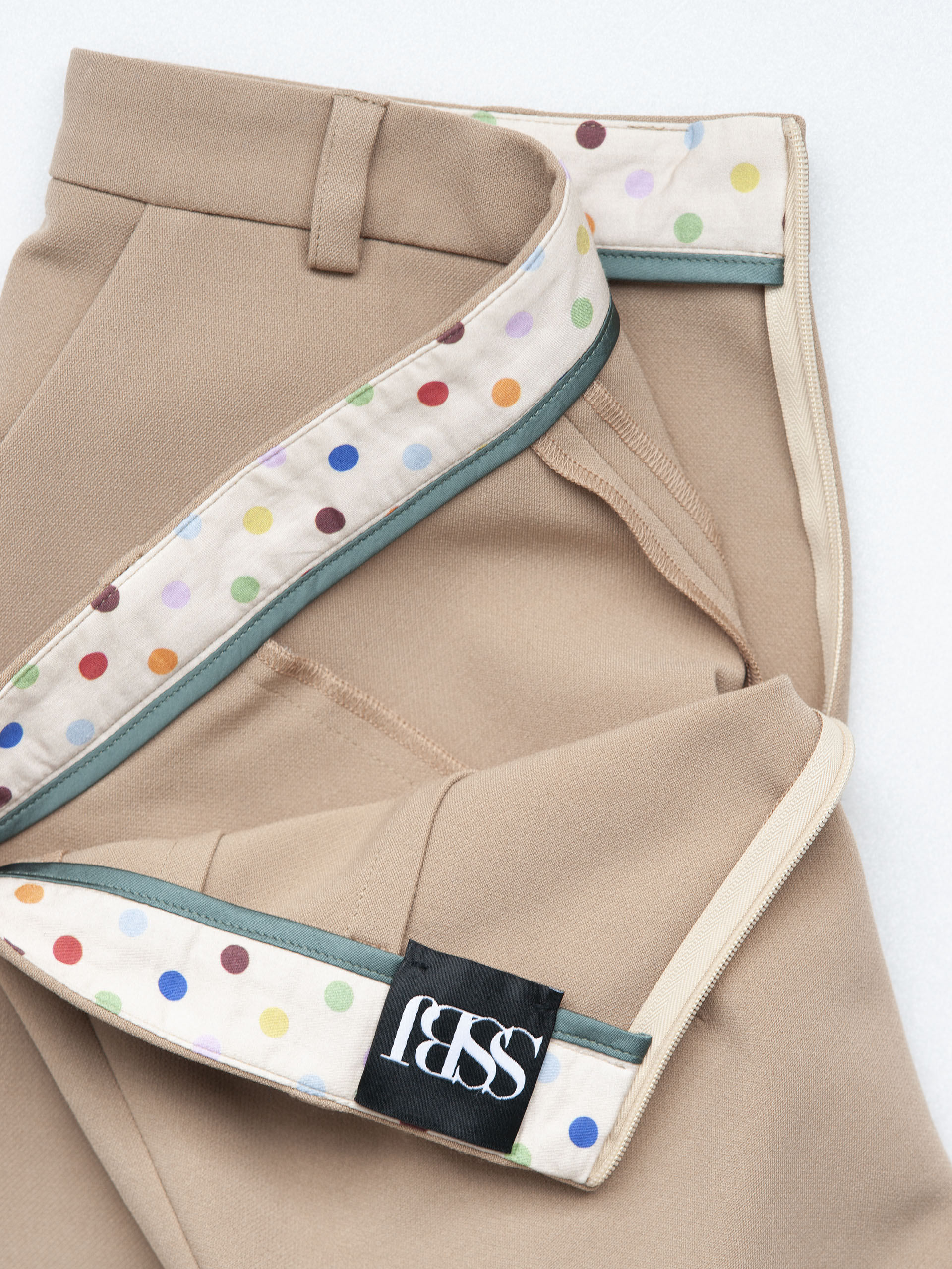 beige skirt pants closeup • Sassa Björg