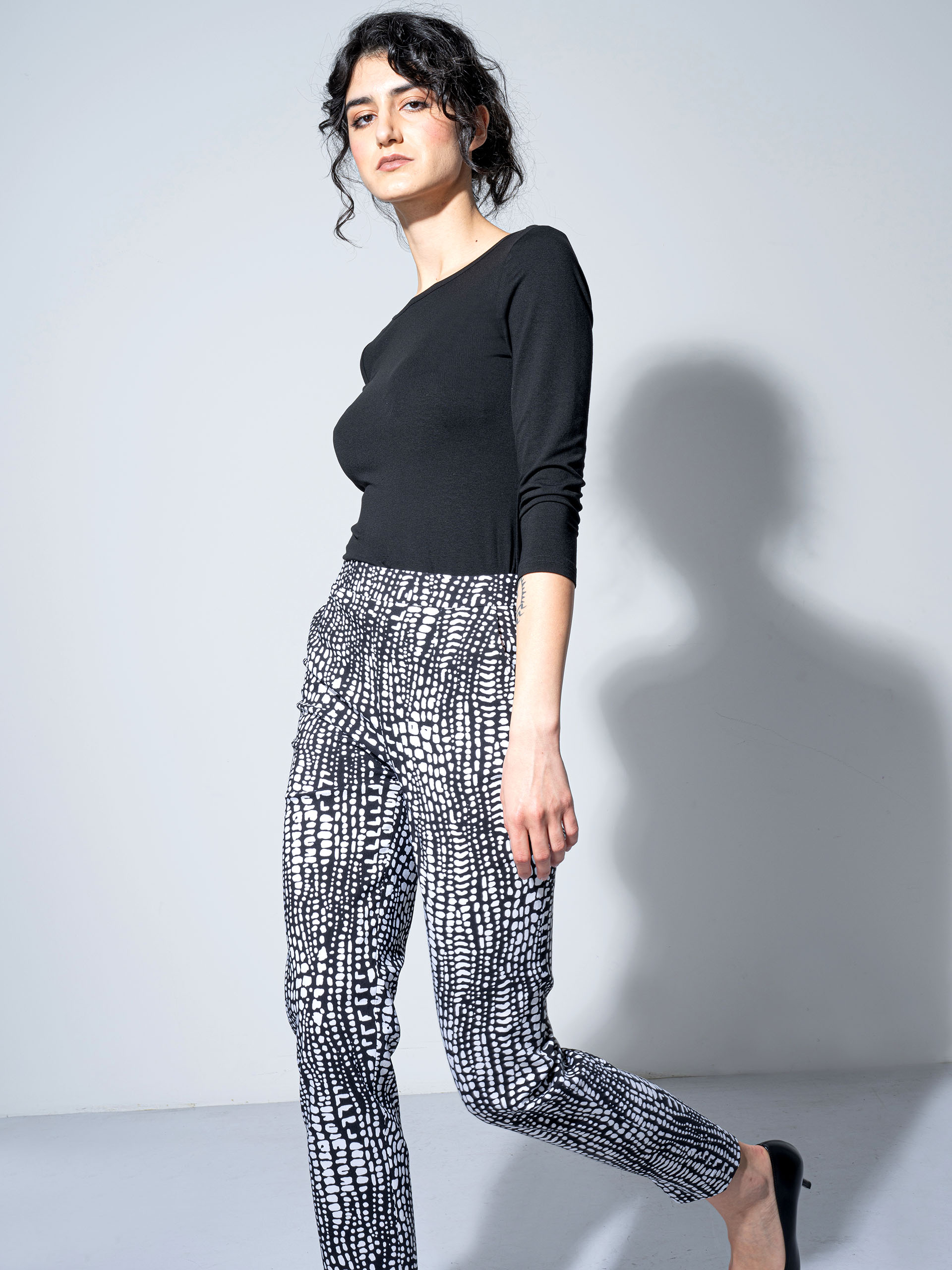 cigarette pants stylized crocodile walking • Sassa Björg