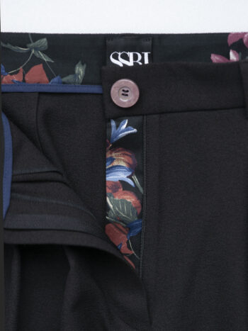 high rise black pleated pants closeup &bull; Sassa Björg