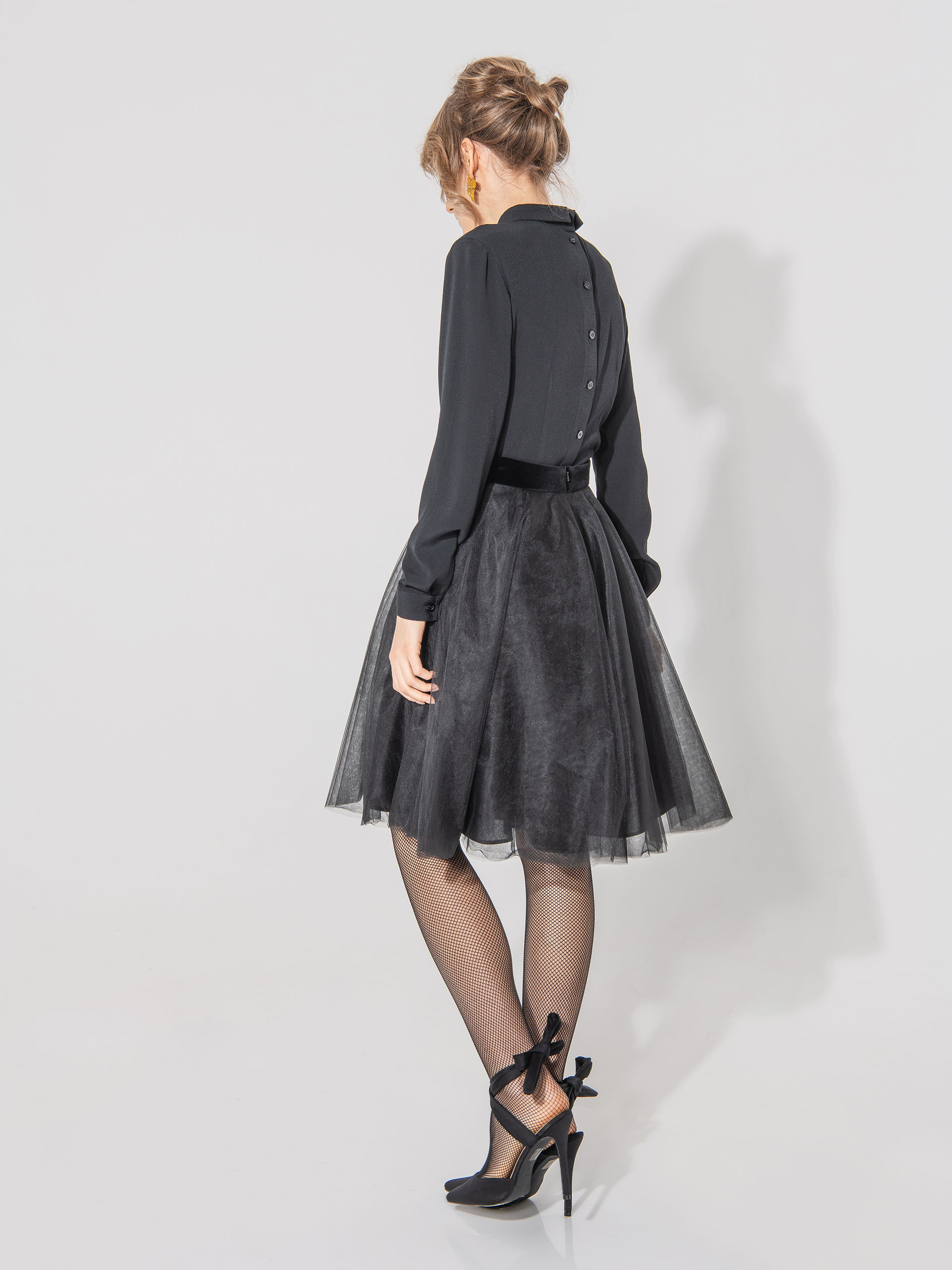 tulle skirt with a bow on the belt in black sideways • Sassa Björg
