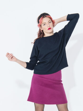 navy blue bat sleeve blouse arm up &bull; Sassa Björg