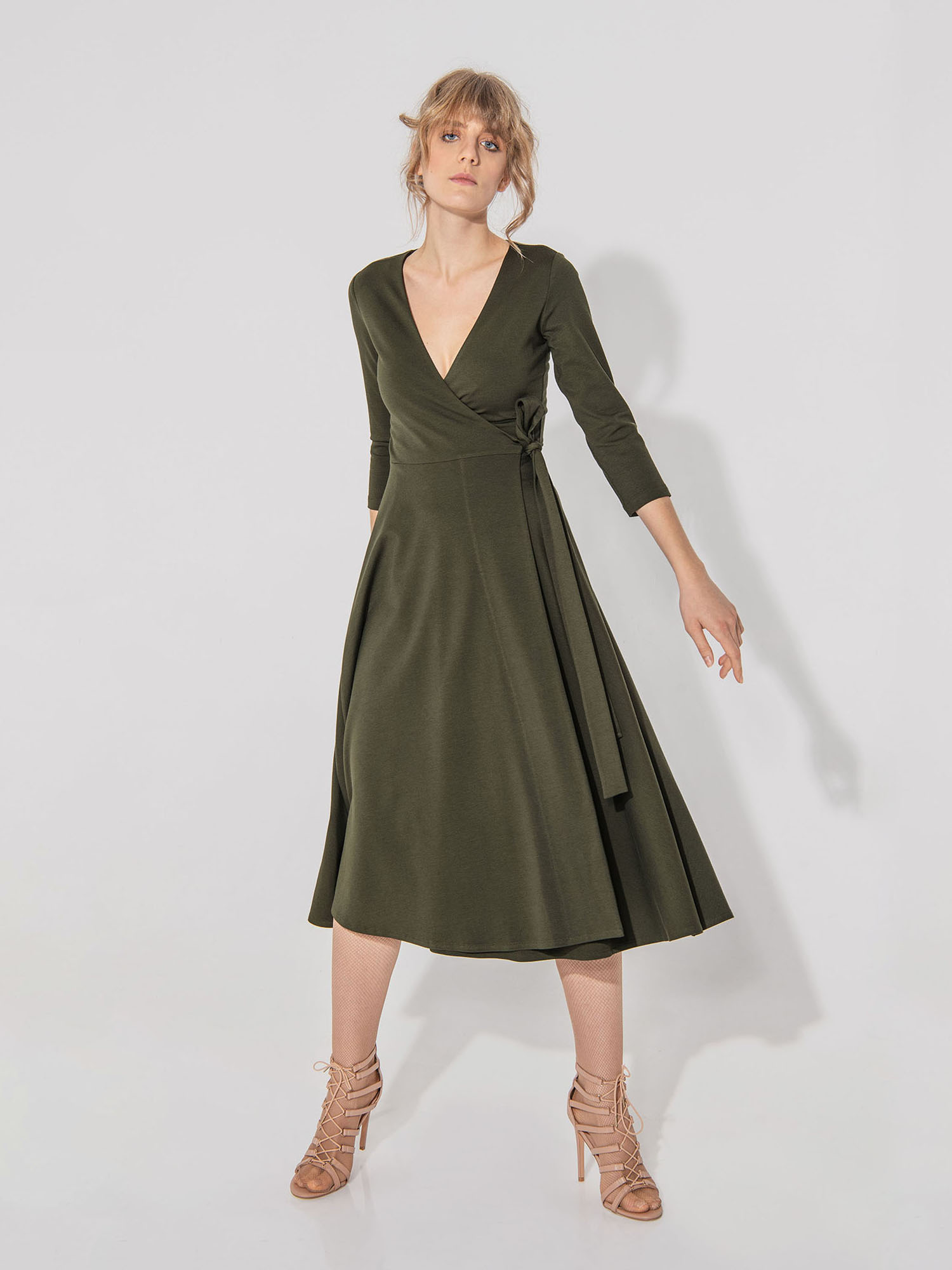 Olive green hug me dress • Sassa Björg